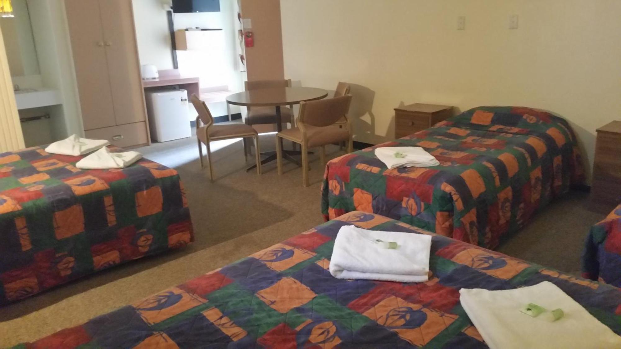 Gateway Motor Inn Narrandera Oda fotoğraf